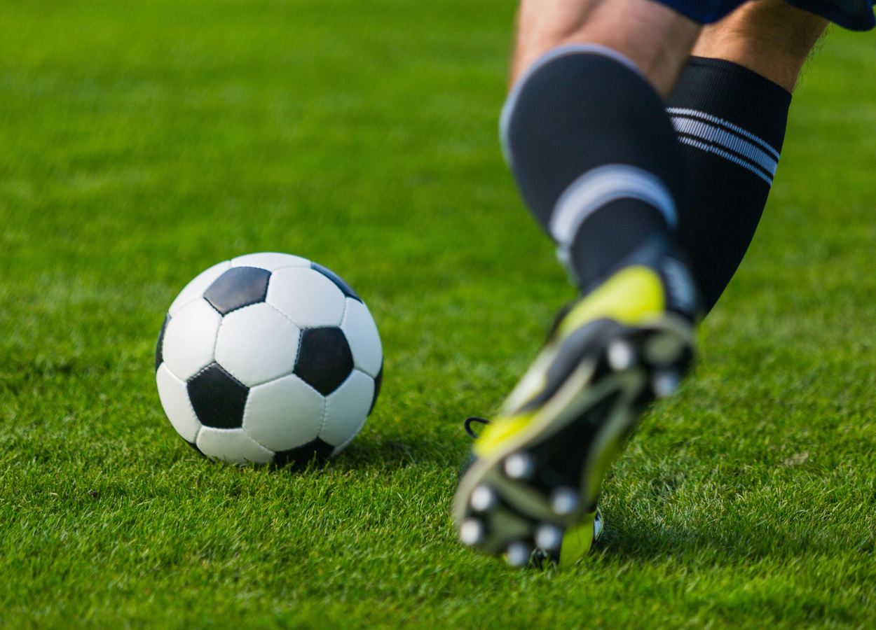 Komite Wasit Tegaskan Dua Gol Dewa United ke Gawang Persib Sah, Ini Penjelasan Lengkapnya - IndoBisnisNews.com