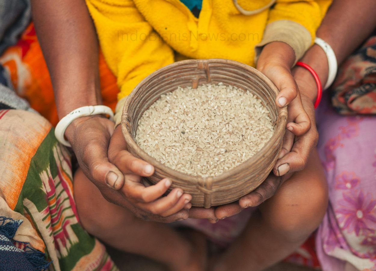 Ribuan Penerima Manfaat di Kabupaten Nunukan Menerima Bantuan Pangan Beras - IndoBisnisNews.com