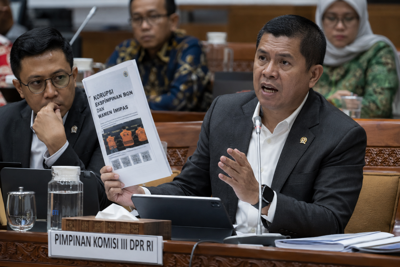 DPR Soroti Kasus Korupsi yang Menjerat Eks Pimpinan BGN dan Wamen Imipas