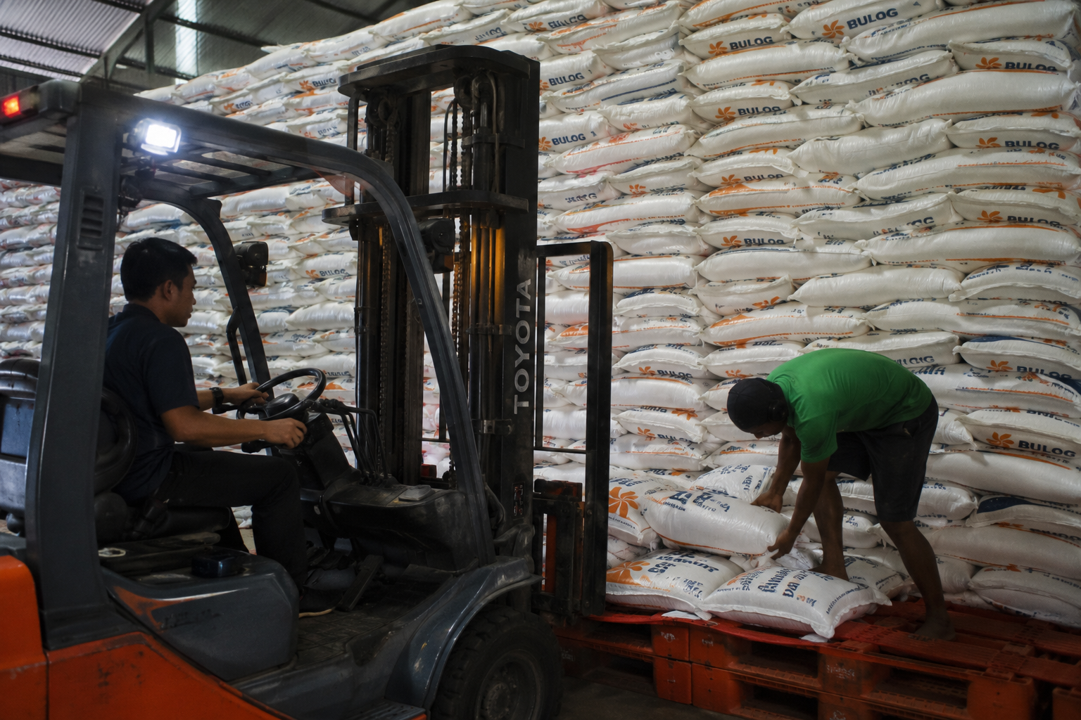 Mentan Pastikan Beras Tidak Langka, Pedagang Diingatkan Jangan Naikkan Harga