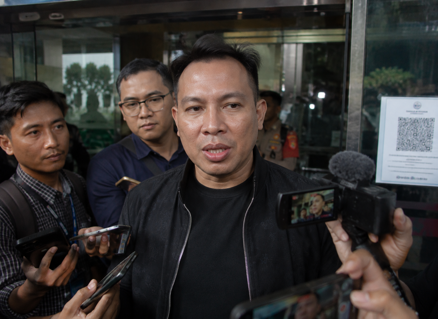 Polisi Ungkap Dua Kasus Menjerat Vicky Prasetyo